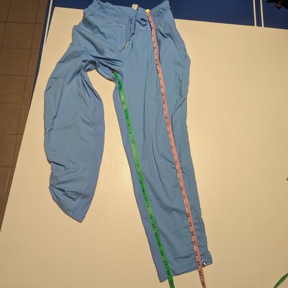 Lululemon Size 4 Dance Studio Aero Blue Cropped - Picture 11 of 16